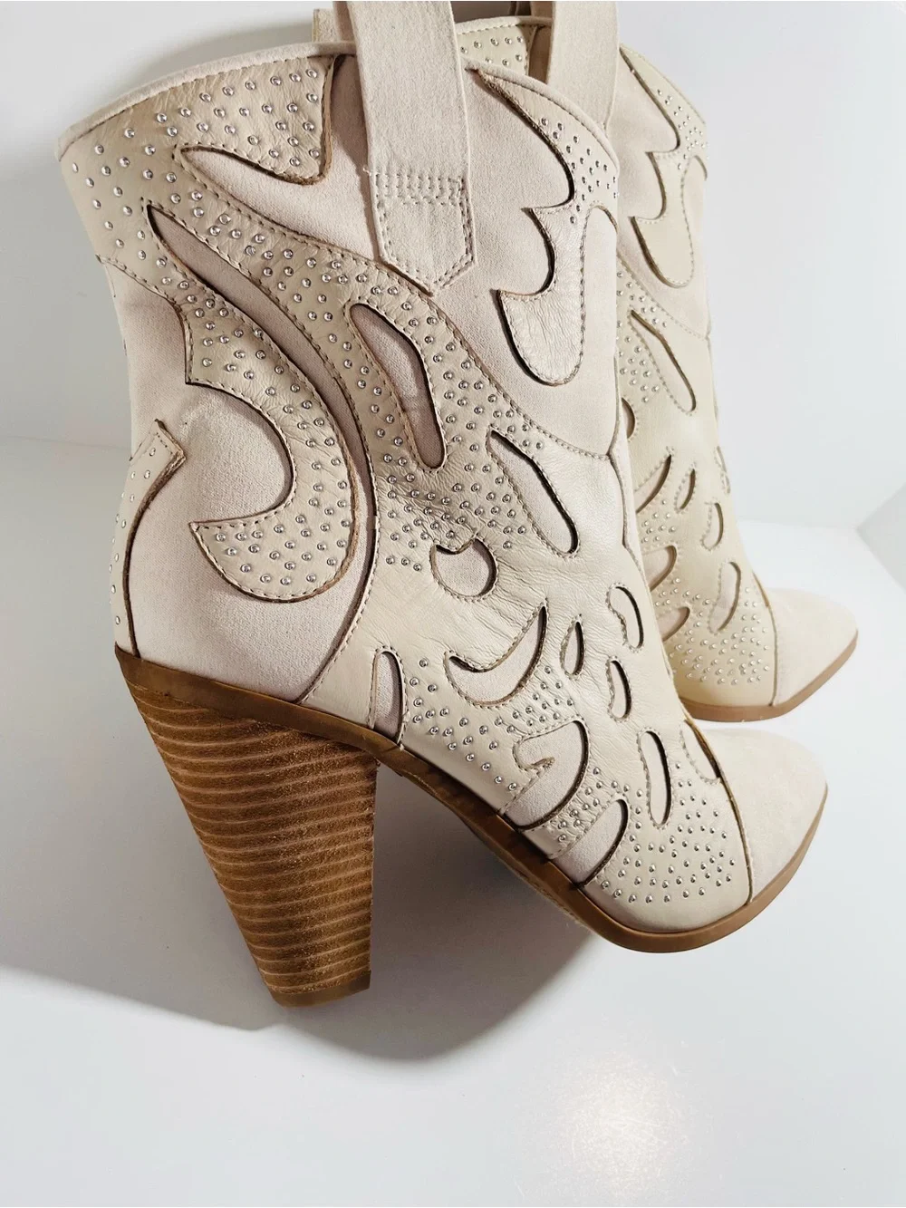 CARLOS SANTANA Cream Western Ankle Boots with Stud Detail - Picture 7 of 15